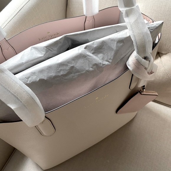 NEW Kate Spade Reversible Ava Tote - white / pink - Picture 3 of 4